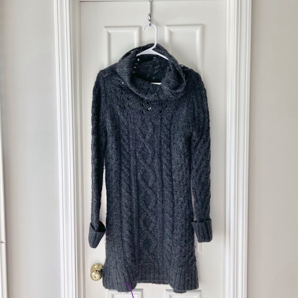 Free People Women’s Grey Funnel Button Neck Cable Knit Tunic Sweater